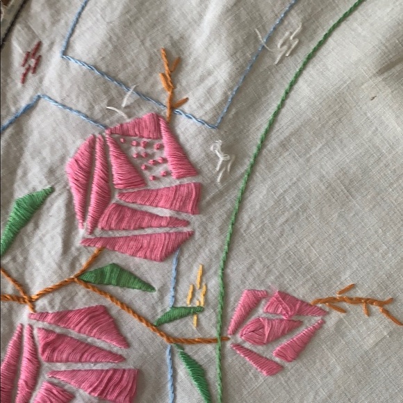 Vintage hand embroidered linen cloth - Picture 6 of 8